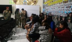 Belasan Wanita dan Waria Tunasusila Terjaring Operasi Yustisi - JPNN.com