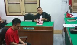 Hasanuddin Tertunduk Lemas Dituntut Hukuman Mati - JPNN.com