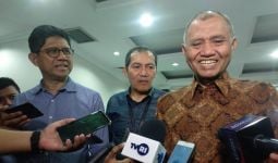 Saut Situmorang Menangis Gara-Gara Tak Bisa Lihat Laode Syarif Lagi - JPNN.com