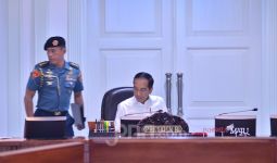 Jokowi Ingatkan Pengadaan Alutsista Jangan Berorientasi Proyek - JPNN.com