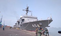 Kapal Perang Angkatan Laut Jepang Merapat di Tanjung Perak Surabaya - JPNN.com
