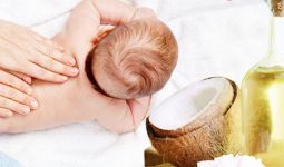 Kenali Manfaat Minyak Kelapa untuk Kesehatan Kulit Bayi - JPNN.com