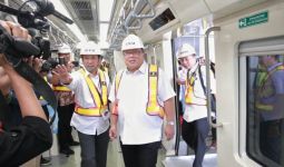 Uji Coba LRT Jabodebek, Pak Bambang Puji Kualitas Kereta Garapan PT INKA - JPNN.com