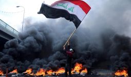 Konsulat Iran Dibakar, Polisi Irak Tembak Mati 45 Demonstran - JPNN.com