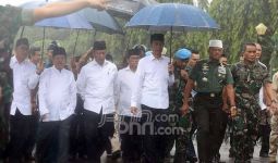 Ha ha ha... Masa, Presiden Jokowi Takut pada FPI? - JPNN.com