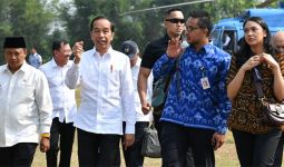 Foto-Foto Putri Indahsari Tanjung dan Andi Taufan Garuda Putra saat Mendampingi Jokowi - JPNN.com