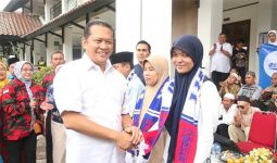 Ketua MPR RI Lepas Jemaah Umrah Baladhika Karya - JPNN.com