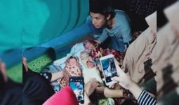 Ibu Muda Meninggal Dunia Usai Melahirkan Bayi Kembar Tiga Secara Normal - JPNN.com