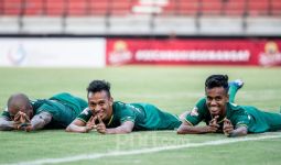 Aji Santoso Beber Kunci Persebaya Kalahkan Bhayangkara FC - JPNN.com