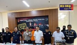 Tujuh Preman, Ratusan Botol Miras Disikat Polda Banten - JPNN.com