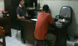 Uripmu Piye Bro, Bobol Kotak Amal Masjid Demi Perbaiki Handphone - JPNN.com