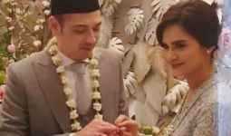 3 Berita Artis Terheboh: Isu Pemecatan Suami Iis Dahlia Hingga Pernikahan Sederhana Cut Tari   - JPNN.com