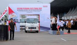 Jokowi Melepas Ekspor Perdana Isuzu Traga dengan Fasilitas KITE - JPNN.com