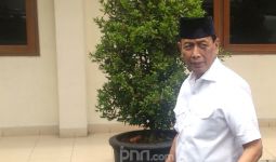 Jelang Pelantikan Wantimpres, Pak Wiranto Jumatan di Kemenko Polhukam - JPNN.com
