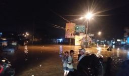 Kabupaten Bandung Terendam Banjir, Belasan Kepala Keluarga Mengungsi - JPNN.com