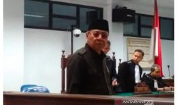 Eks Bupati Simeulue Menangis, Mengaku Tak Korupsi Dana PDKS - JPNN.com