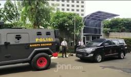 Rantis Brimob Kawal Pimpinan KPK Jilid IV Menuju Istana, Nih Fotonya - JPNN.com