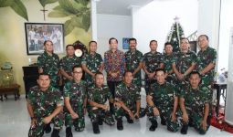 Pangarmada II Kunjungi Eks Kasal Laksamana Bernard Sondakh Saat Hari Raya Natal - JPNN.com
