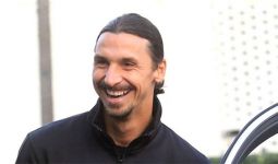 Senyum Zlatan Ibrahimovic Itu Untuk AC Milan? - JPNN.com