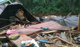Satu Keluarga Hilang saat Banjir Bandang di Labuhan Batu Utara - JPNN.com