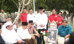Taufiq Kiemas, Tokoh Bangsa yang Mampu Merajut Silaturahmi dengan Berbagai Kalangan - JPNN.com