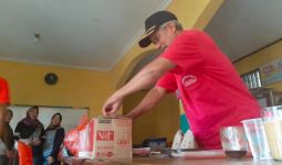 Banyak Korban Banjir Cipinang Melayu Kelaparan, Belum Dapat Bantuan Makanan - JPNN.com