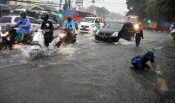 Banjir Terjadi di Beberapa Wilayah di Jakarta - JPNN.com