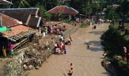 Mensos Pastikan Kerahkan Seluruh Sumber Daya Atasi Korban Banjir - JPNN.com