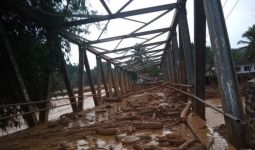 20 Jembatan di Lebak Terputus, Masyarakat Terisolasi - JPNN.com