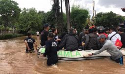 SRT Bakamla RI Gerak Cepat Evakuasi Korban Banjir - JPNN.com