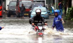 Jalan Daan Mogot Masih Parah, Jakarta Selatan Mulai Normal - JPNN.com