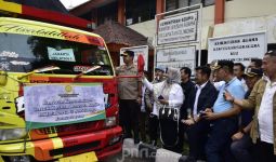 Mentan Syahrul Serahkan Bantuan Kepada Korban Banjir di Jakarta dan Tangerang - JPNN.com
