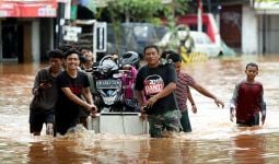 PMJ Berikan Kemudahan Buat Korban Banjir yang Surat Kendaraannya Rusak atau Hilang - JPNN.com