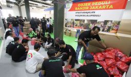 Relawan GoJek Salurkan 4.000 Bantuan Logistik untuk Korban Banjir - JPNN.com