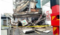 Situasi Menegangkan Sebelum Gedung Minimarket di Palmerah Ambruk, Ada Suara Gemuruh - JPNN.com