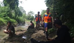 Bocah yang Terbawa Arus Sungai Jangkuk Belum Ditemukan - JPNN.com