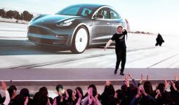 Tesla Mulai Produksi Mobil Listrik Terbaru di Tiongkok - JPNN.com