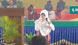 Pelajar SD Sampaikan Isi Hatinya Kepada Bupati Serang Lewat Puisi - JPNN.com