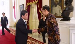 Menjamu Menlu Jepang, Jokowi Tawarkan Investasi di Natuna - JPNN.com