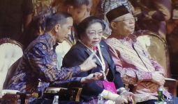 Di Depan Megawati, Jokowi Curhat Masalah Ekonomi Indonesia - JPNN.com