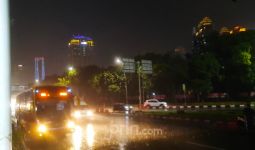 Hujan Deras Jumat Sore, 30 RT dan 25 Ruas Jalan di Jakarta Banjir - JPNN.com