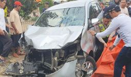 Kecelakaan Maut di Depok: Avanza Tabrak 3 Motor, 1 Orang Tewas, 2 Kritis - JPNN.com