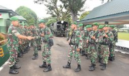 Prajurit TNI dari Satuan Tempur Diberangkatkan ke Medan Operasi - JPNN.com