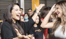 Cerita Maudy Koesnaedi Pertama Kali Naik KRL - JPNN.com