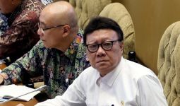 Pernyataan Penting Menteri Tjahjo saat Merebak Isu Honorer Dihapus - JPNN.com