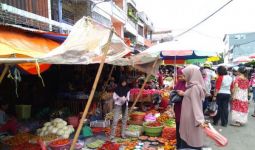 Jelang Ramadan, Stok Sembako Melimpah, Tetapi Pembeli Kurang - JPNN.com
