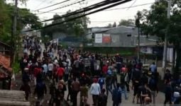 2 Ormas Bentrok, Polri dan TNI Jaga Ketat Perbatasan Sukabumi dengan Cianjur - JPNN.com