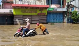 Banjir di Kabupaten Bandung Belum Surut, Akses Jalan Terputus - JPNN.com