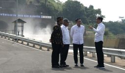 Jokowi Yakin Terowongan Nanjung Kurangi Dampak Banjir di Bandung Selatan - JPNN.com