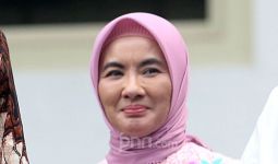 Nicke Widyawati Temui Warga hingga Hibur Anak-Anak Korban Kebakaran Depo Plumpang - JPNN.com